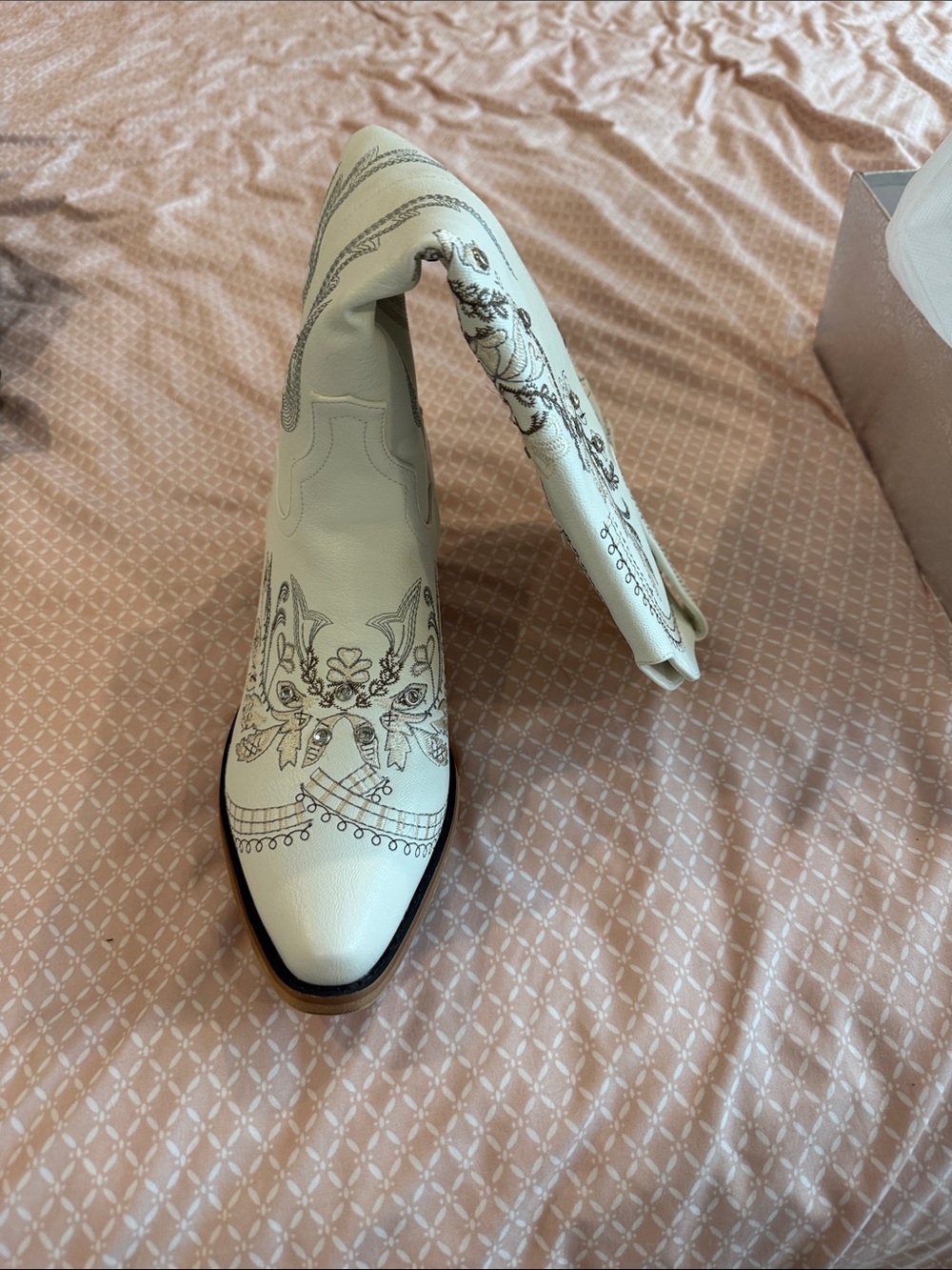 White Embroidered Western Heeled Boots for Women - Picture 3 of 5